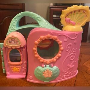 Littlest Pet Shop Get Better Center & Extras